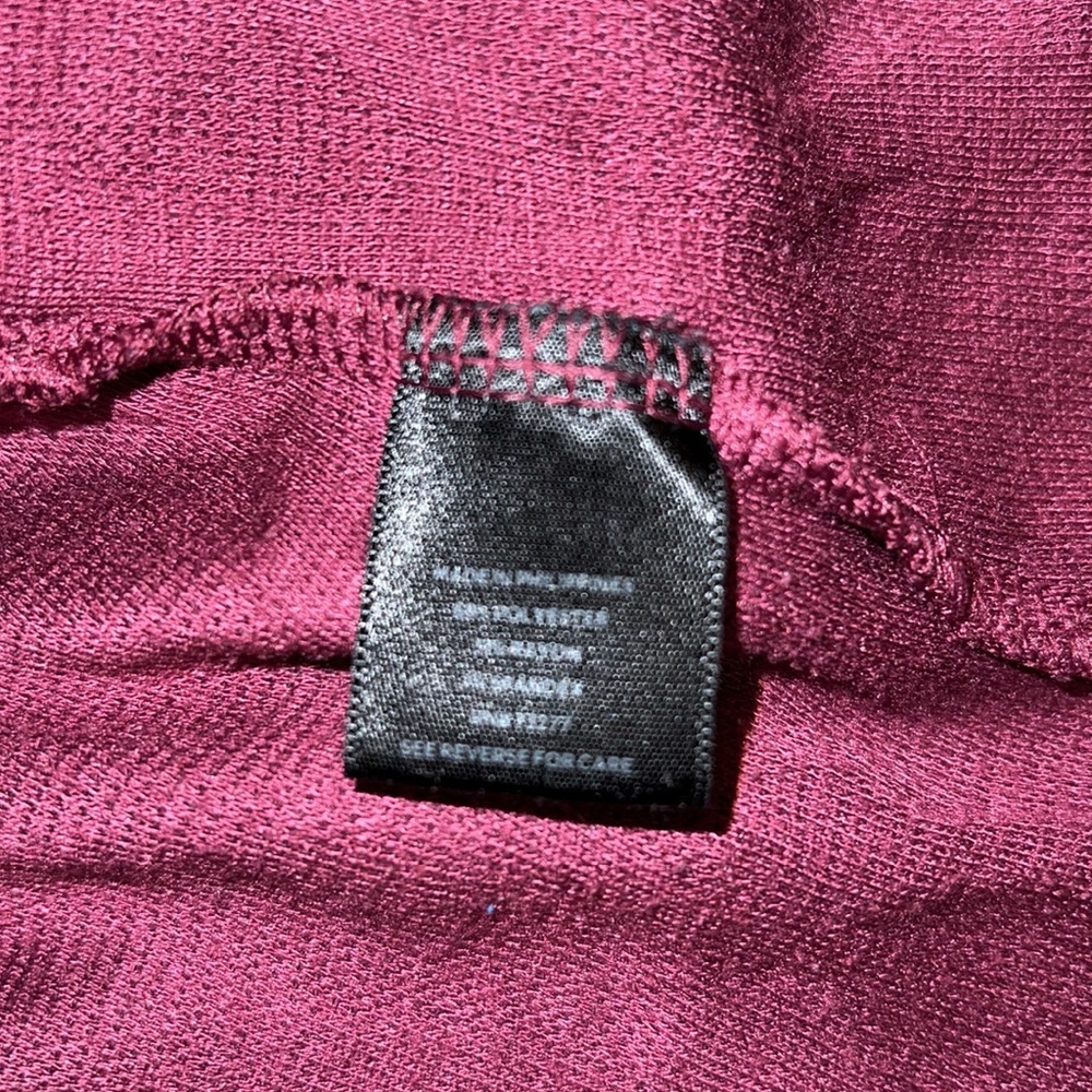 Vera Wang maroon knit top medium - Picture 7 of 7